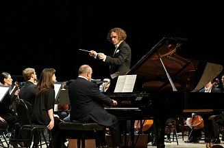 Тюменский филармонический оркестр выступит на фестивале Александры Пахмутовой в Севастополе